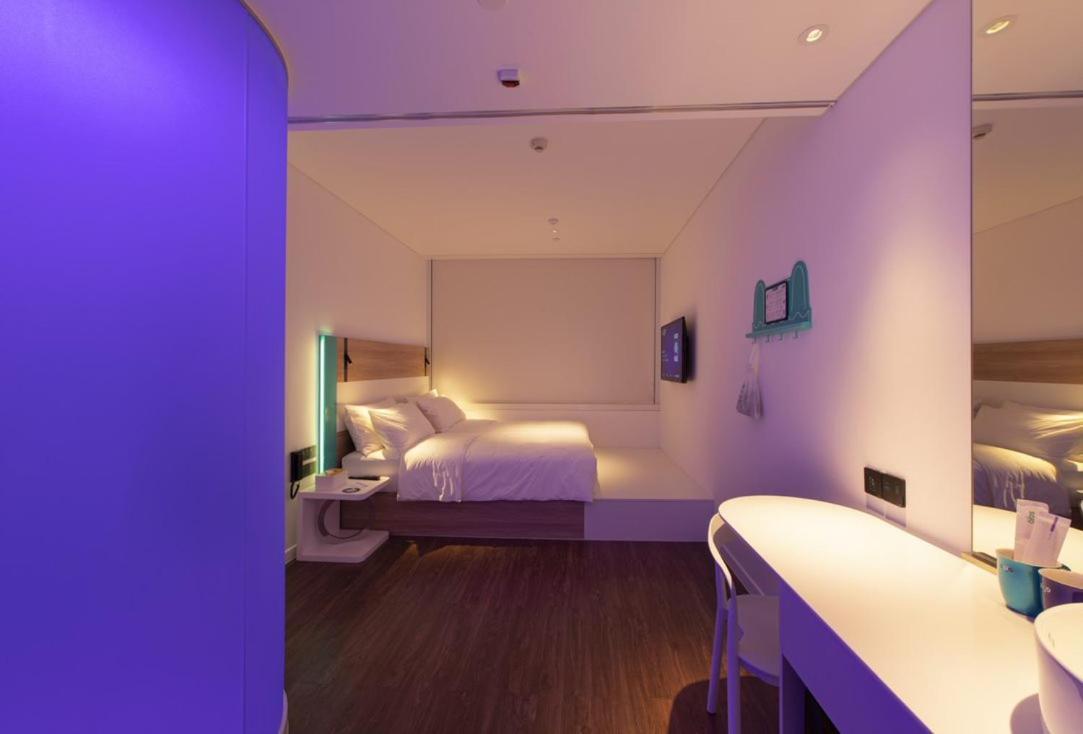 Tru By Hilton Hoa Binh City Centre Экстерьер фото