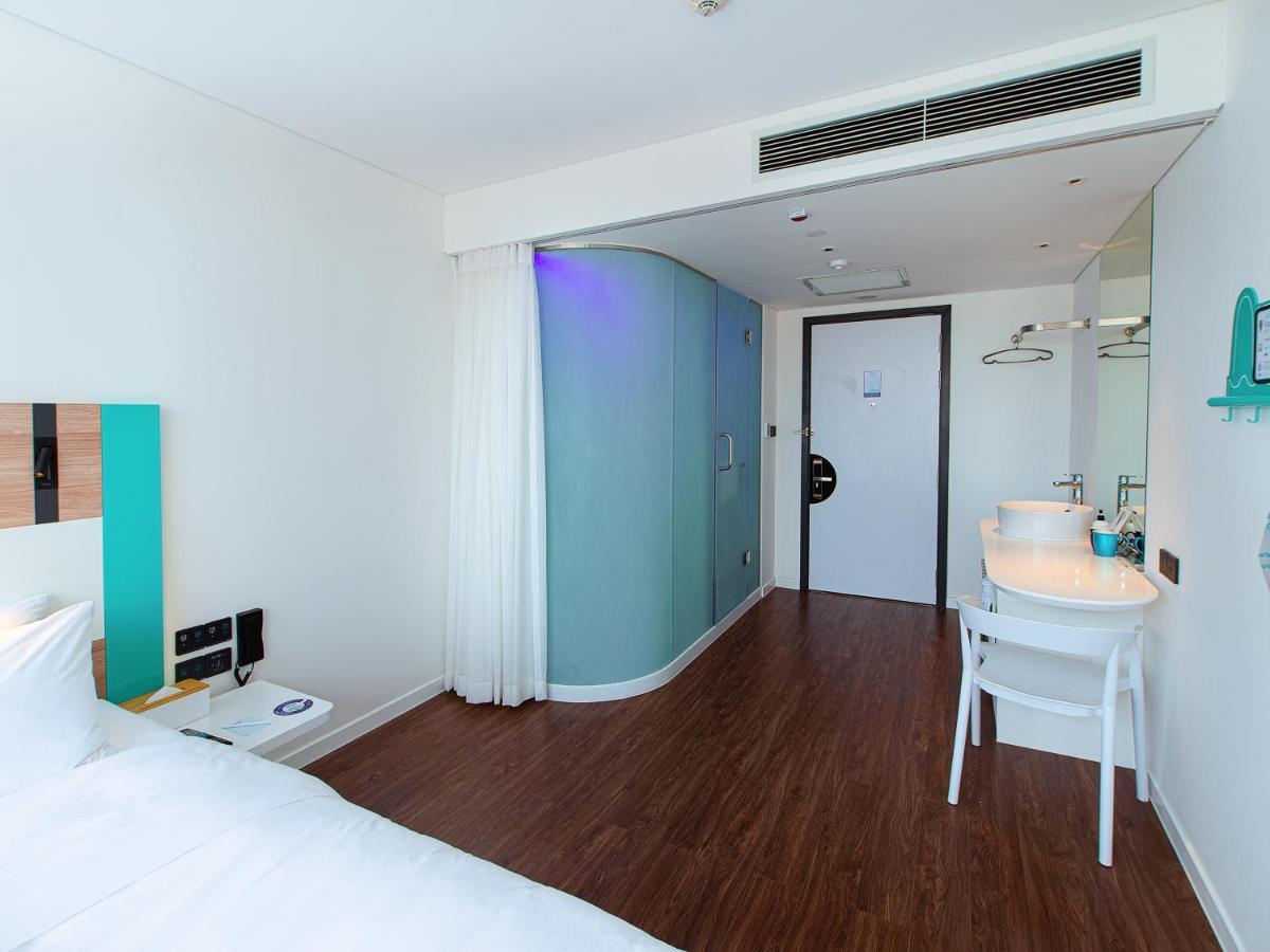 Tru By Hilton Hoa Binh City Centre Экстерьер фото